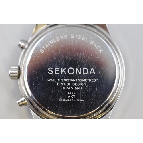 101 - Sekonda 50M Tachymeter Men's Silver Stainless Steel Bracelet Watch with blue face, spring bar pin mi... 