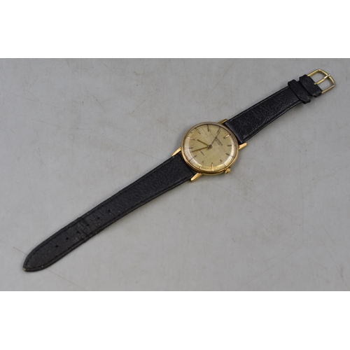 110 - Vintage Sekonda Deluxe 23 Jewels Wind up Watch with Leather Strap