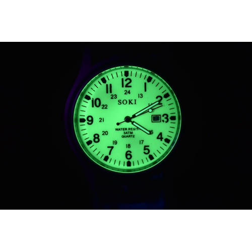 136 - Gents military style watch with green webbing strap new on stand