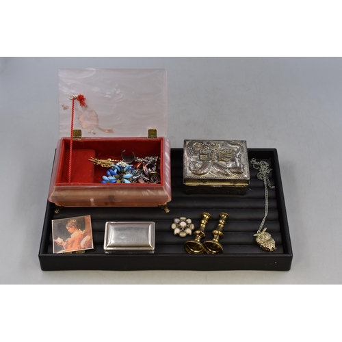 145 - Mixed Selection to include Jewellery Box with Contents (box a/f), Oriental Trinket, Owl Necklace, Br... 