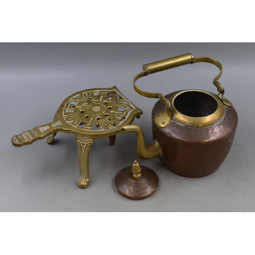 436 - Copper and brass kettle with an Adjustable Brass Trivet