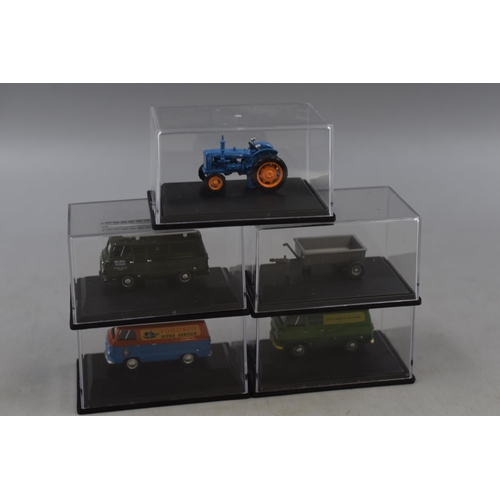 220 - Collection of Five 'Oxford Die-Cast' Vintage Model Vehicles, to Include 'Fordson Super Service, Sout... 