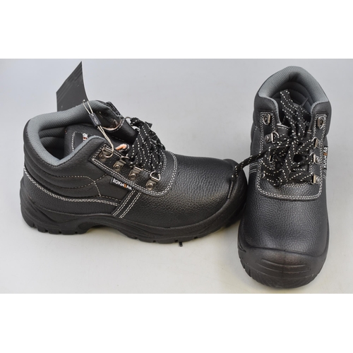 824 - Pair of New Rokwear Safety Boots in Box (Size 6)