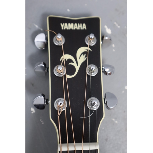 602 - A Yamaha FG-432S Solid Top Acoustic Guitar, In Guitar Bag With Capo and Picks. Looks in Good Conditi... 