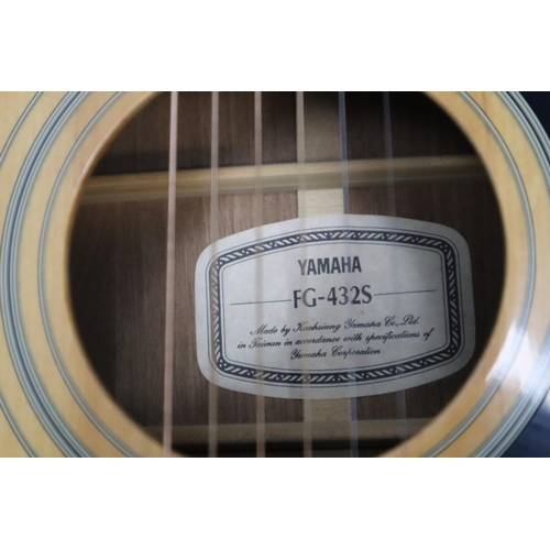 602 - A Yamaha FG-432S Solid Top Acoustic Guitar, In Guitar Bag With Capo and Picks. Looks in Good Conditi... 