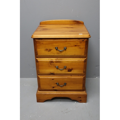 631 - Wooden Bedside 3 Drawers Cabinet Approx 26