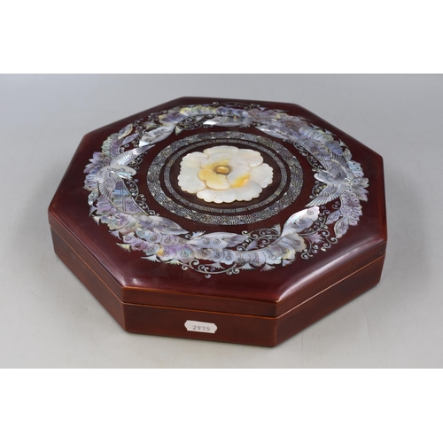 639 - Octagonal Jewellery / Trinket Box with Decorative Mother of Pearl Inlay (12