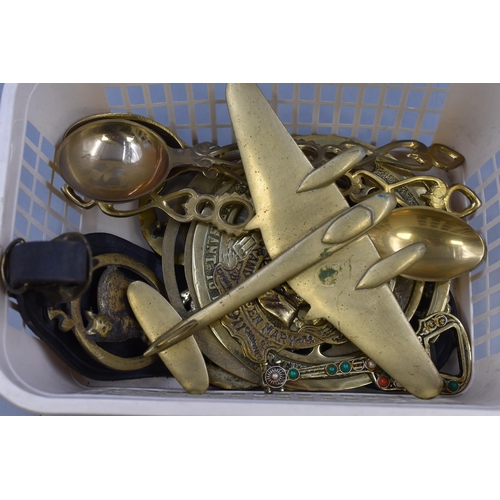 857 - Mixed Lot of Vintage Brassware to include Welsh Spoons, Lancaster Bomber Plane, Horse Brass and more