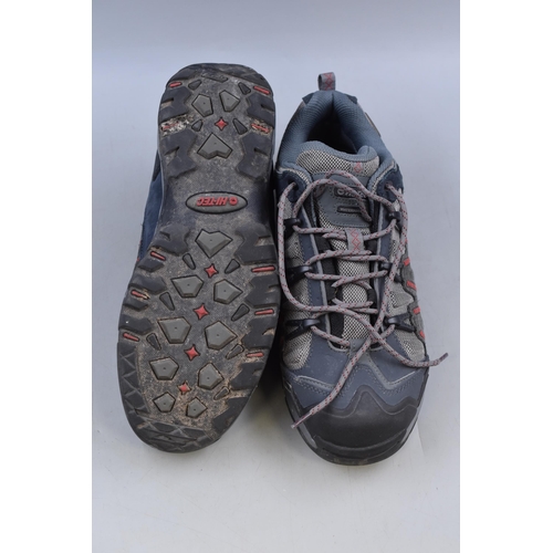 813 - Pair of Hi-Tec Walking Shoes Size 9 Uk