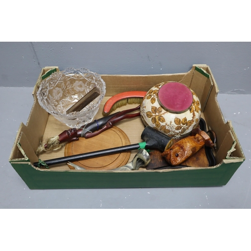 915 - Quality Mixed Selection to include Mainly Carved items. Includes Crumb tray and Brush, Floral Fruit ... 