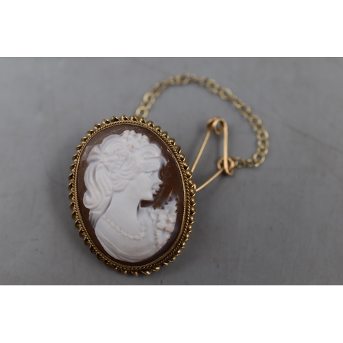 20 - A Hallmarked 9ct Gold Cameo Brooch, With Safety Chain (4.55 Grams)