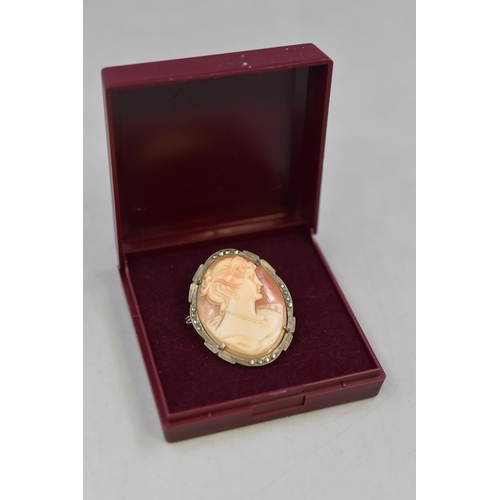 44 - Vintage 800 Silver Cameo Brooch / Pendant Complete with Presentation Box