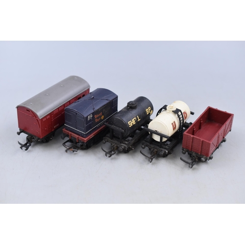 177 - Collection of Pre-Owned Model Railway Goods Wagons to Include ' Pedigree Prams, U D Tank Wagon, Shel... 