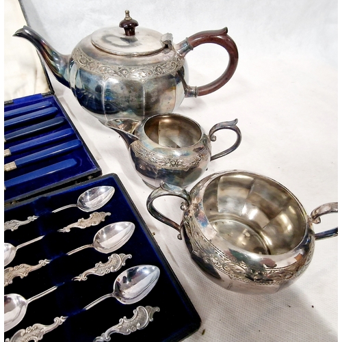 771 - Selection of House Clearance Silver Plated Ware Includes Teapot, Tea Spoons and More