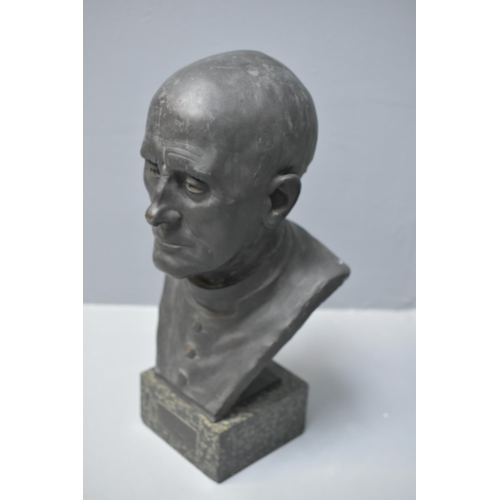 1A - Large Bronze Bust of Reverend Canon Samuel by T Hall 1935, Fixed on to Marble Plinth with Plaque (19... 