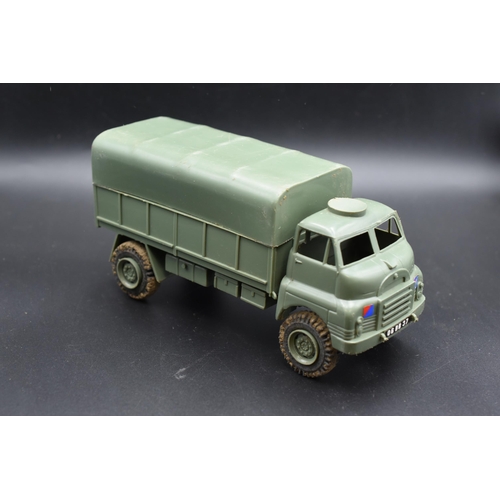 82 - Vintage Airfix Bedford R.L. Truck Military Series 1:32 Scale (a/f see pic)