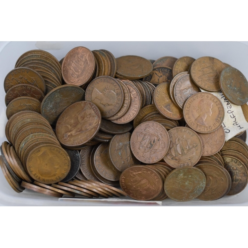 101 - Selection of Old Pennies and Half Pennies Coins Including Elizabeth II 1957 Half Penny, George V 191... 