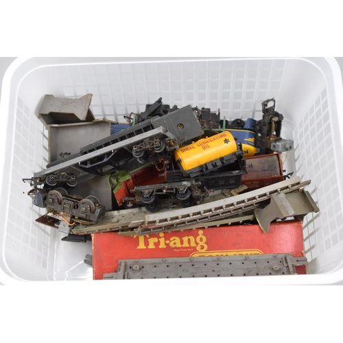 113 - A Selection of Model Train Accessories and Spares, Includes Mostly Triang