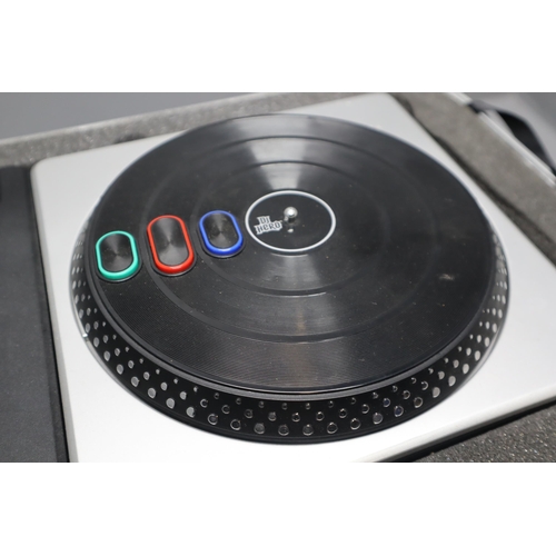 630 - DJ Hero turntable in flight case with legs