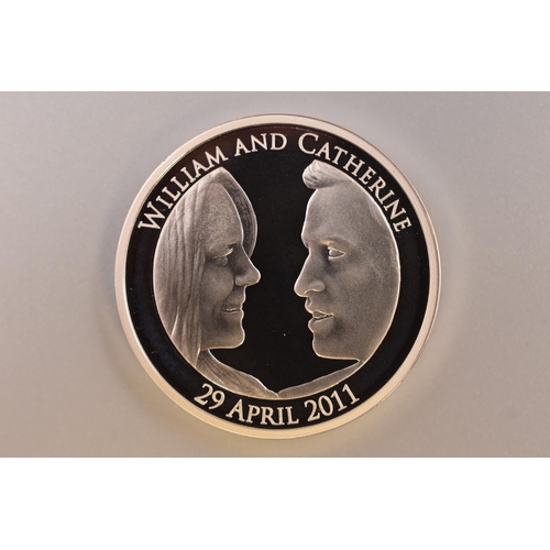 102 - The Royal Mint Wedding 2011 Limited Edition (3000) Piedfort £5 Silver Coin Complete with Case