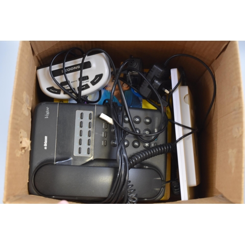 861 - Vintage electrical lot to include Saisho cassette alarm radio (working but slow), inlife digital clo... 