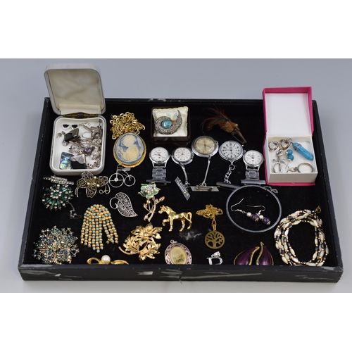 154 - Large Mixed Selection of Mainly Jewellery items, includes Silver and many Brooches, Together with a ... 