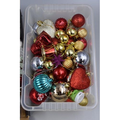 641 - Selection of chritmas tree hanging figures, baubles and ornaments plus other items