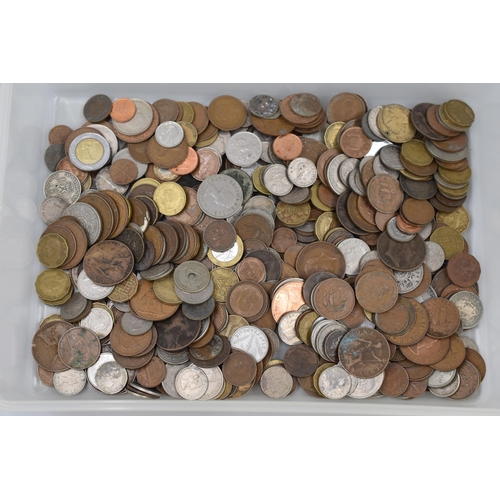 227 - Approx 2kg of Mixed unsorted UK and Worldwide Coinage