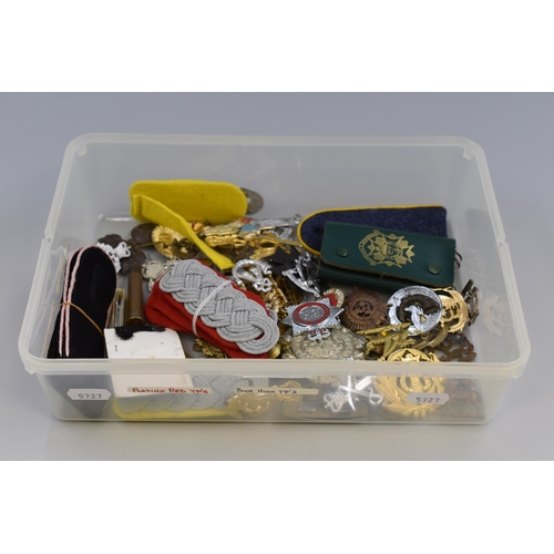 530 - Mixed Selection of Badges, Bullet Case, Key Ring, Epaulettes and More