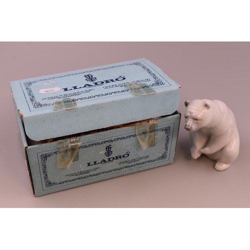 334 - A Boxed Lladro 1208 Porcelain Polar Bear, Approx 5