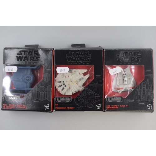 157 - Star Wars: Collection of Five Pre-Owned Boxed Space Craft to Include' Two Micro Machines Darth Vader... 