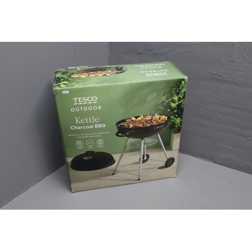 581 - Brand New in Sealed Box Tesco Outdoor Kettle Charcoal BBQ