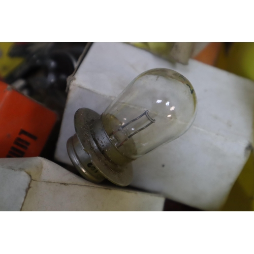 669 - Large Mixed Lot of Vintage Car Bulbs to include Lucas, BMC, Lumax, Osram, Girling and more