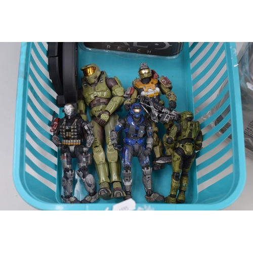 490 - Collection of Six ' Halo ' Pre-Owned Figures, Unboxed, One Has Packaging but Has Been Opened All A/F... 