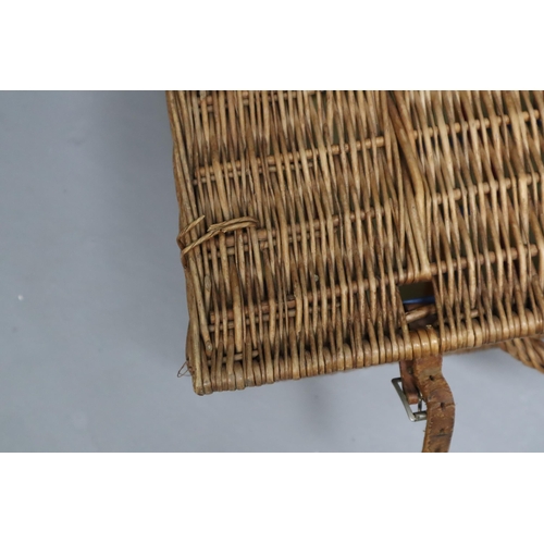 704 - Lined Wicker Picnic Basket 20” x 13” x 9” (a/f at top)