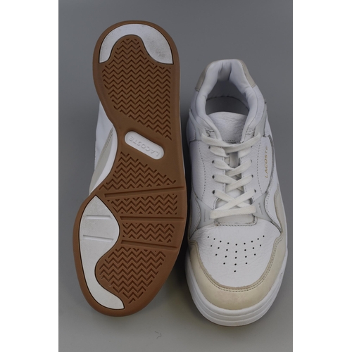 522 - A Pair of Lacoste Court Slam 319 1 Leather and Suede Trainers, In White. Size 8