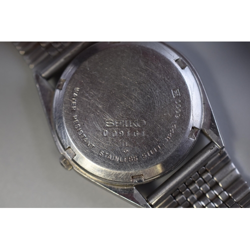 120 - Seiko Quartz Gents Watch (Working)