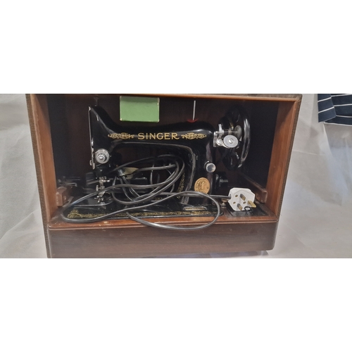 956 - Vintage Singer Sewing Machine. Untested House Clearance Lot complete with power lead manual and case... 