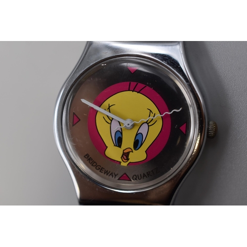 157 - A 1998 Looney Tunes Tweety Pie Bridgway Quartz Watch, Working