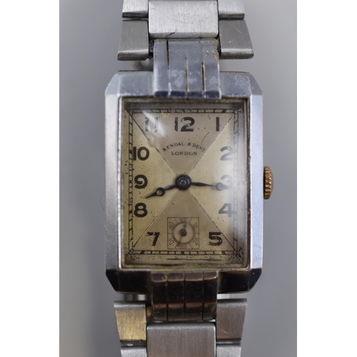 181 - A Vintage Kendal & Dent of London Art Deco Style 15 Jewels Mechanical Gents Watch (Working)