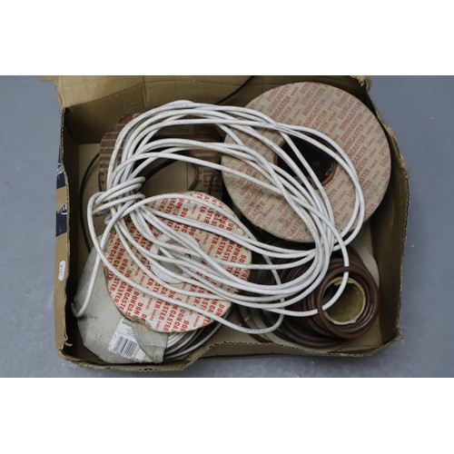 451 - Selection of cable to include 2 cord(red and black inner),brown coaxial cable ,black 2.5mm multistra... 