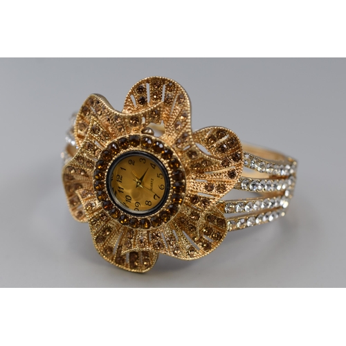 124 - Ladies Floral Marcasite Quartz Bracelet Watch (Working)