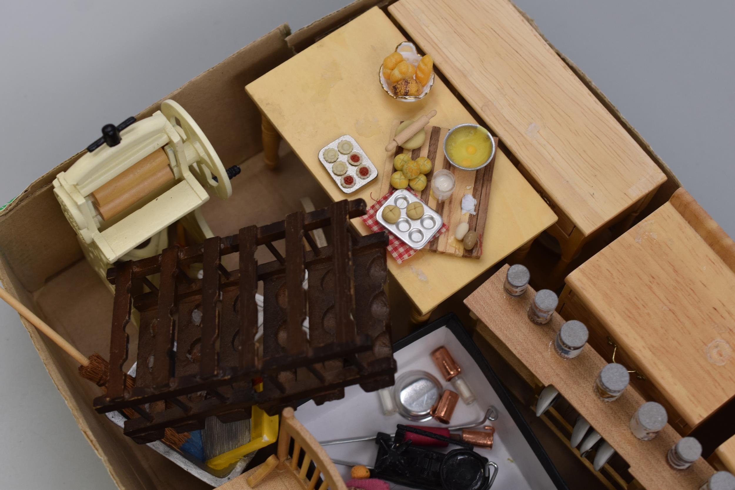 A Selection Of Dolls House Kitchen Furniture And Accessories Includes   1100939987.JPG