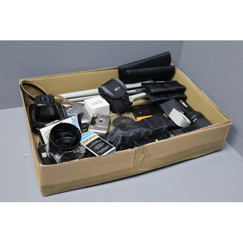 579 - Selection of Camera Equipment. Includes Cannon EFS 55-250mm Lens, Neewer Flash Unit, Prinz Junior Le... 