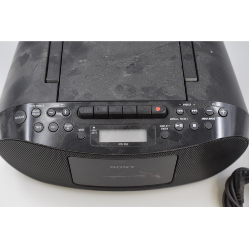 586 - Sony Cd Radio Cassette Player CFD-S50 complete with power lead powers on when tested