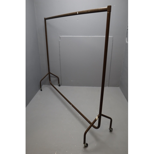 650 - Heavy Duty Metal Four piece Clothes Rail on Castors