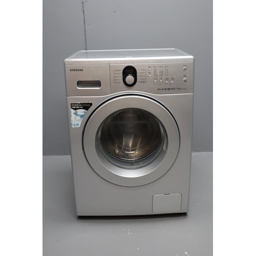 660 - Samsung diamond 5kg washing machine in silver. model number: wf8502ngs , Power on when tested.