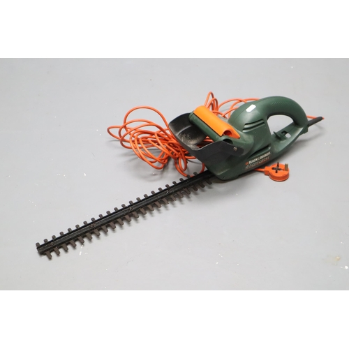 711 - Black & Decker 41cm GT 251 Hedge Trimmer