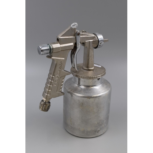 746 - Clarke air spray gun in good condition.