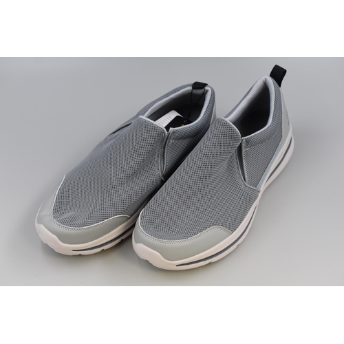 770 - Pair of New Size 11 Lightweight Slip On Trainers